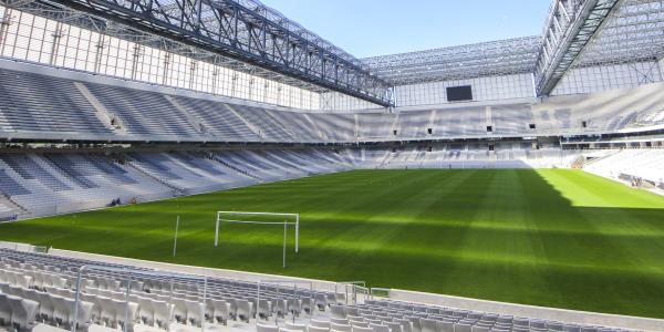 http://www.stadiumguide.com/wp-content/uploads/baixada_front1.jpg