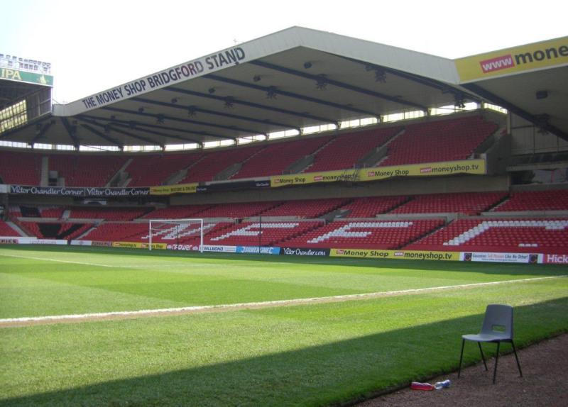 Мельбурн крикет граунд. Св граунд. Рейскорс граунд. Stevenage стадион. Стадион«сити граунд», уэст-бриджфорд.