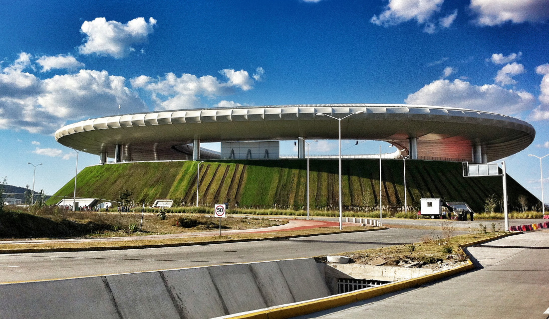 Стадион акрон. Футбольный стадион Omnilife в Гвадалахаре, Мексика. Стадион Акрон Мексика. Стадион Акрон Гвадалахара. Стадион Акрон Омнилайф.