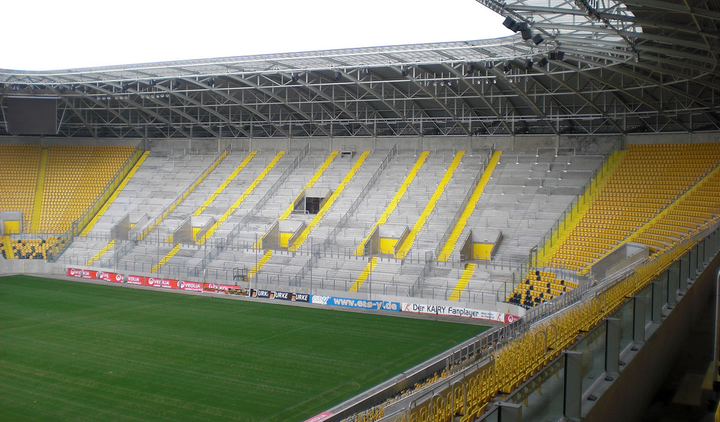 Rudolf-Harbig-Stadion