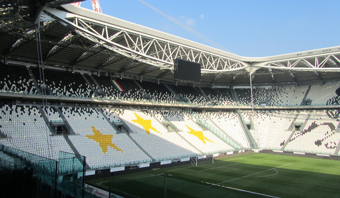 Juventus 2021/22 Home Kit