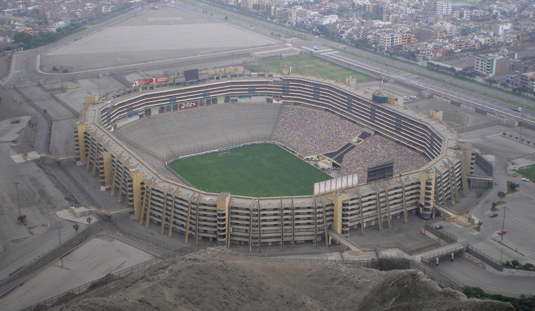 Estadio Monumental "U"